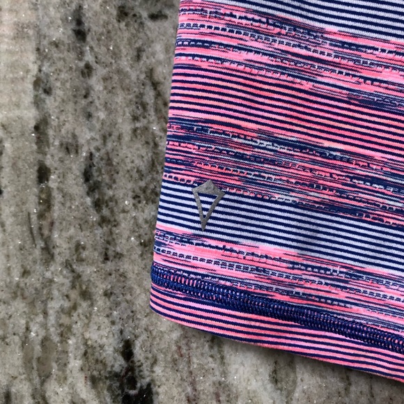 Ivivva reversible rhythmic shorts patterned - Picture 2 of 7